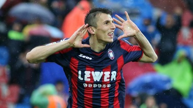 Serie A Crotone, intervento riuscito per Budimir