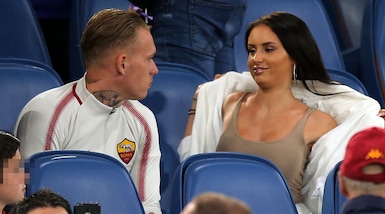 La fidanzata di Karsdorp incanta all'Olimpico