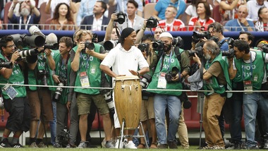 Mondiali Russia 2018, Ronaldinho suona alla cerimonia di chiusura