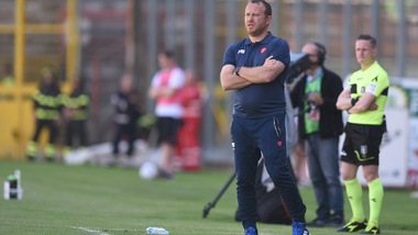 Serie B Livorno, Breda: «Momento delicato, non possiamo sbagliare»