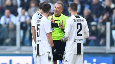 Moviola Serie A, male Valeri: 2 rigori inesistenti in Juve-Samp