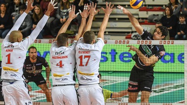 Volley: Superlega, Perugia perde un punto, vincono Modena e Civitanova