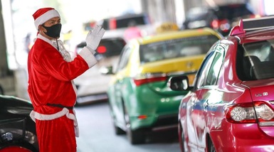 Babbo Natale ha il Covid: contagiate più di 100 persone