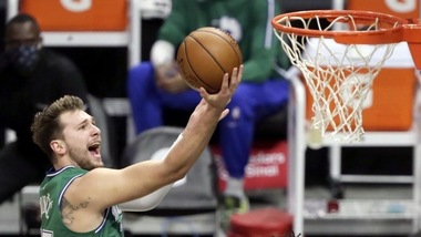 Nba: show di Doncic e Jokic, ma Dallas e Denver ko. Pelicans, Melli resta fuori