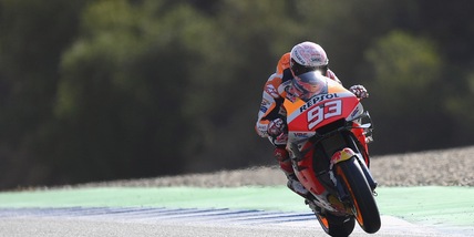 MotoGP: Marquez mostra la cicatrice dell'ultima operazione