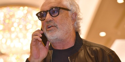 "Briatore? Un vecchione che va con le ragazzine": imbarazzo in tv