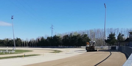 In pista a mani... nude