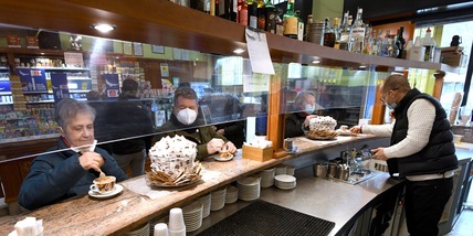 Covid, vietato consumare al banco in zona gialla: reazioni durissime