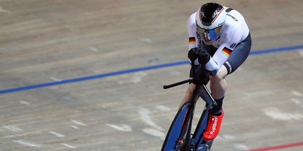 Ciclismo, Felix Gross firma con la UAE