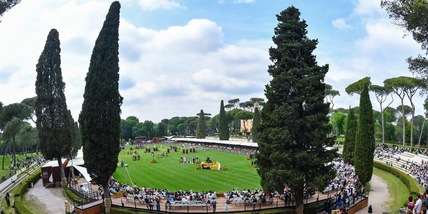 Il mondo a Piazza di Siena