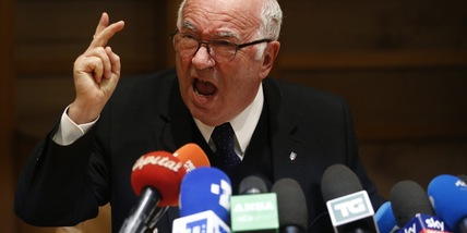 Tavecchio urla in francese nella conferenza stampa d'addio
