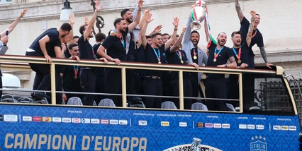 Europei: carbonara e canzoni, la lunga festa degli Azzurri