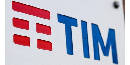 Tim: intesa in corso con Dazn per la distribuzione del servizio nei locali commerciali attraverso la piattaforma Timvision