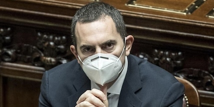 Spadafora fa coming out in tv e si commuove: “Sono omosessuale”