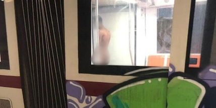 Roma, nudo e ubriaco sulla Metro A: arrestato