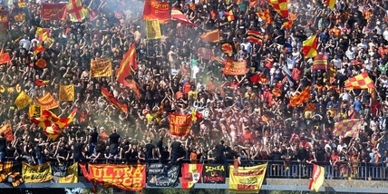 Lecce in volo: tifosi pronti a festeggiare la A contro il Vicenza