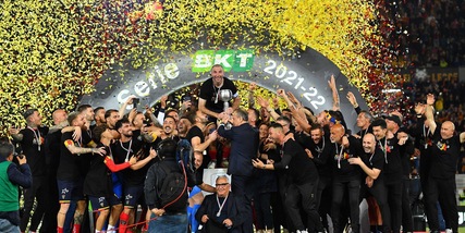 Lecce, l'inizio da incubo e la gioia finale: le tappe della festa