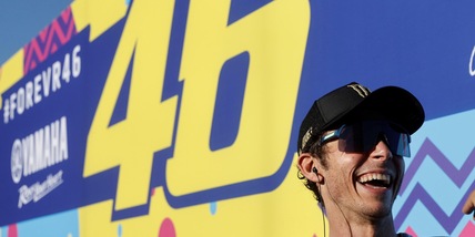 MotoGP: Rossi è a Valencia. Il Dottore arrivato in Spagna per tifare Bagnaia