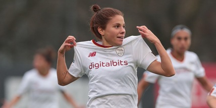 La Roma batte il Milan e allunga sulla Juve: doppietta di Giugliano