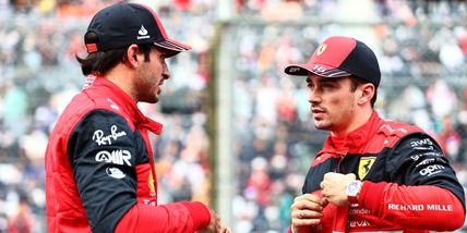 Ferrari, Sainz su Leclerc: "Ho copiato il suo stile di guida"