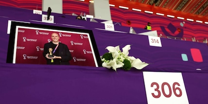 Muore giornalista allo stadio: "L'hanno ucciso"