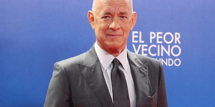 Tom Hanks e il momento più emozionante: “Spielberg mi mostrò una lapide…”