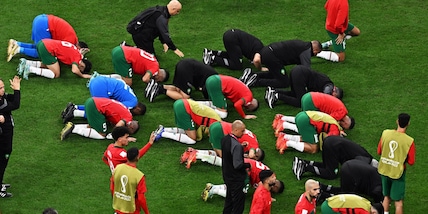Marocco e il Sujud, la preghiera ripetuta anche dopo il ko con la Francia