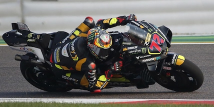 Bezzecchi padrone in India, Bagnaia cade e Martin 2°: Mondiale riaperto