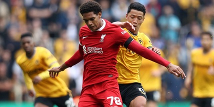 Quansah, i consigli di Klopp e l’esordio da titolare al posto di Van Dijk