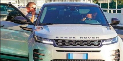 Ilary Blasi dolce tassista per il suo Bastian Muller