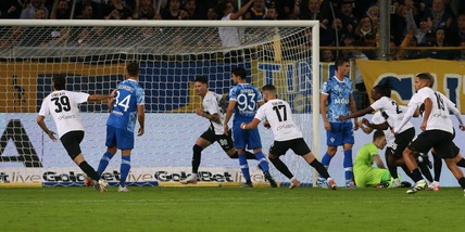 Serie B, il Parma riparte: Man-Charpentier, 2-1 al Como