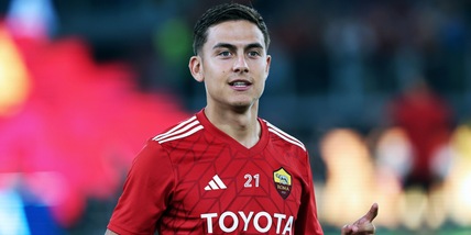 Dybala scrive a Enzo Fernandez, i tifosi del Chelsea: "Lascia Roma, vieni qui"