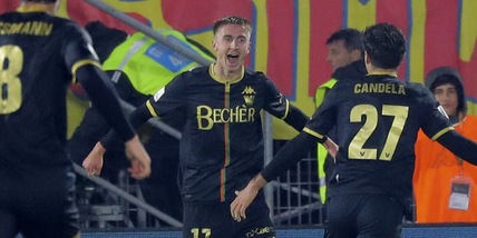 Il Venezia vince lo scontro diretto con il Catanzaro e si tiene il secondo posto