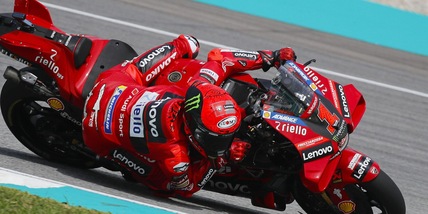 MotoGP: in Malesia Alex Marquez davanti a tutti nella Sprint. Terzo Bagnaia dietro a Martin