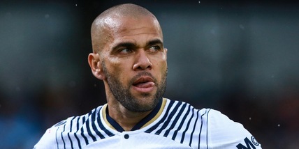 Dani Alves rinviato a giudizio per violenza sessuale