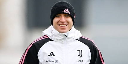 Vlahovic segna, la Juve vince a Frosinone: Chiesa scatenato sui social