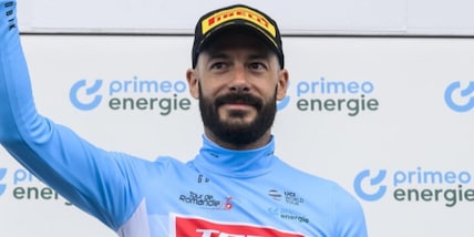 Tour de France, Bernard multato per un bacio alla moglie: lui ironizza sui social