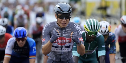 Tour de France, Philipsen vince la decima tappa