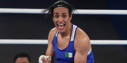 Parigi 2024, Khelif in finale per l'oro nel pugilato: tifo algerino in delirio