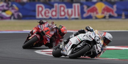 MotoGp, trionfa Marquez a San Marino. Bagnaia arriva secondo