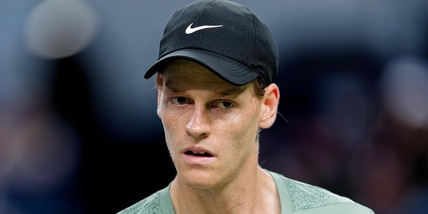 Sinner trionfa, Bertolucci impazzisce in diretta e scherza con Djokovic