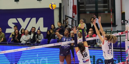 Milano lascia un set ma batte Chieri