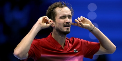 Medvedev, gesto polemico alle Finals: lui vince, il pubblico lo fischia