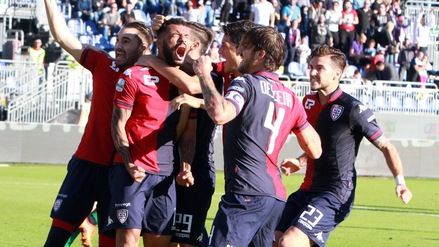 Cagliari-Modena 2-1, doppietta di Joao Pedro e i sardi sono soli in testa