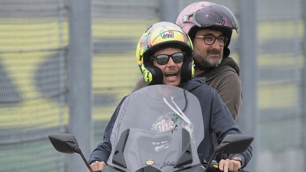 Valentino Rossi tifoso speciale per la Superbike a Misano