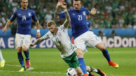 Euro 2016, contatto Bernardeschi-McClean: l'Irlanda chiede il rigore