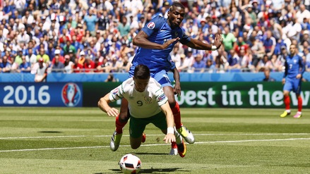 Euro 2016, Francia-Irlanda: Pogba stende Long ed è rigore dopo 3 minuti