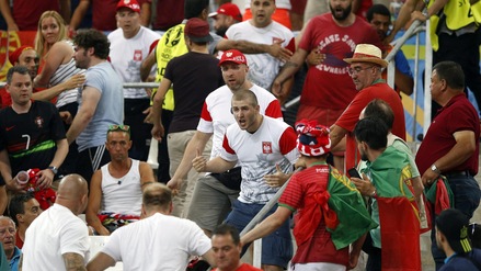 Polonia-Portogallo, tensione tra tifosi: polizia in tribuna