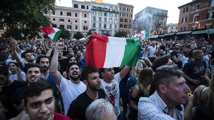 Germania-Italia, le piazze si riempiono per gli azzurri