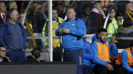 Idolo Wayne Shaw: il Sutton perde e lui mangia in panchina